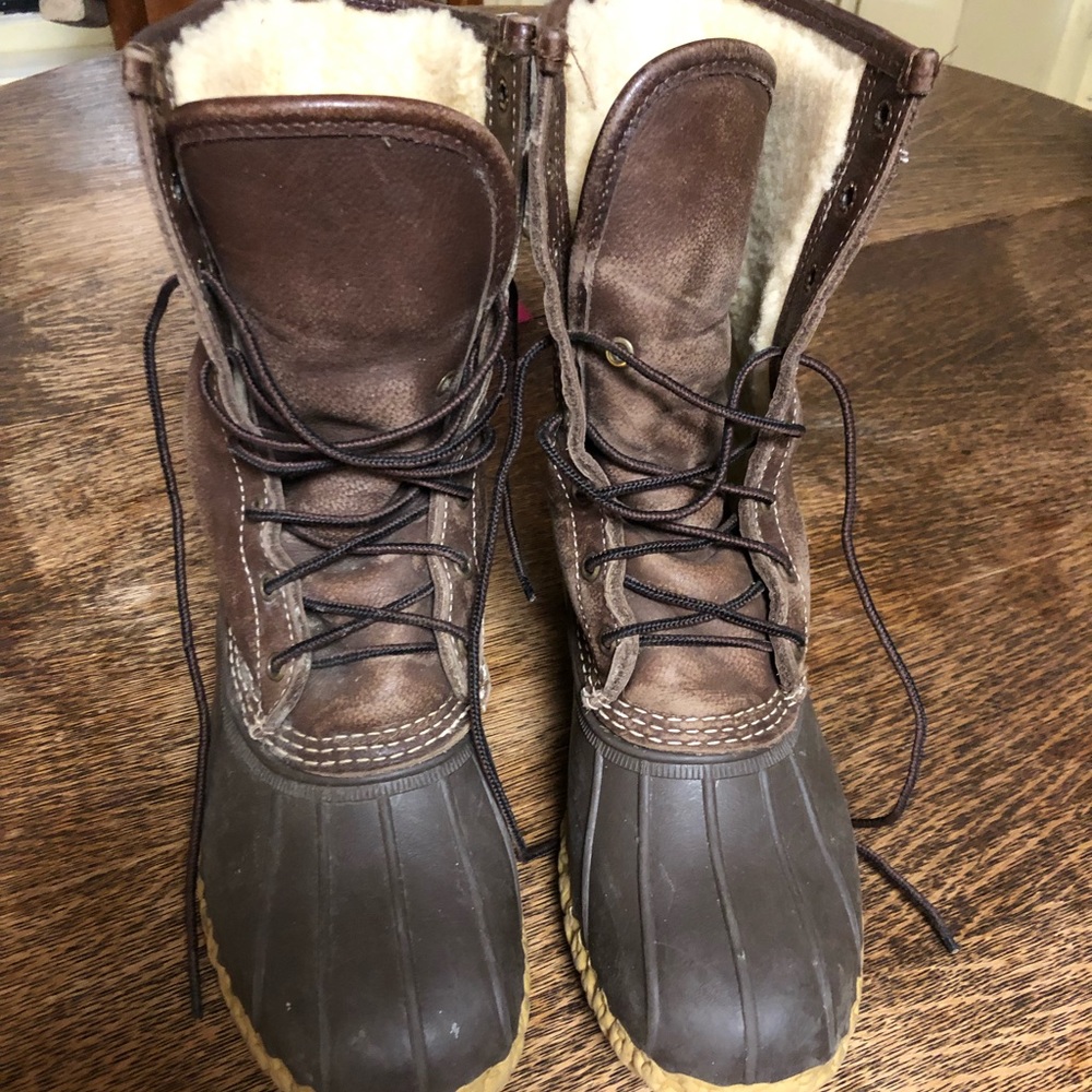 Women’s shearling lined LL Bean boots